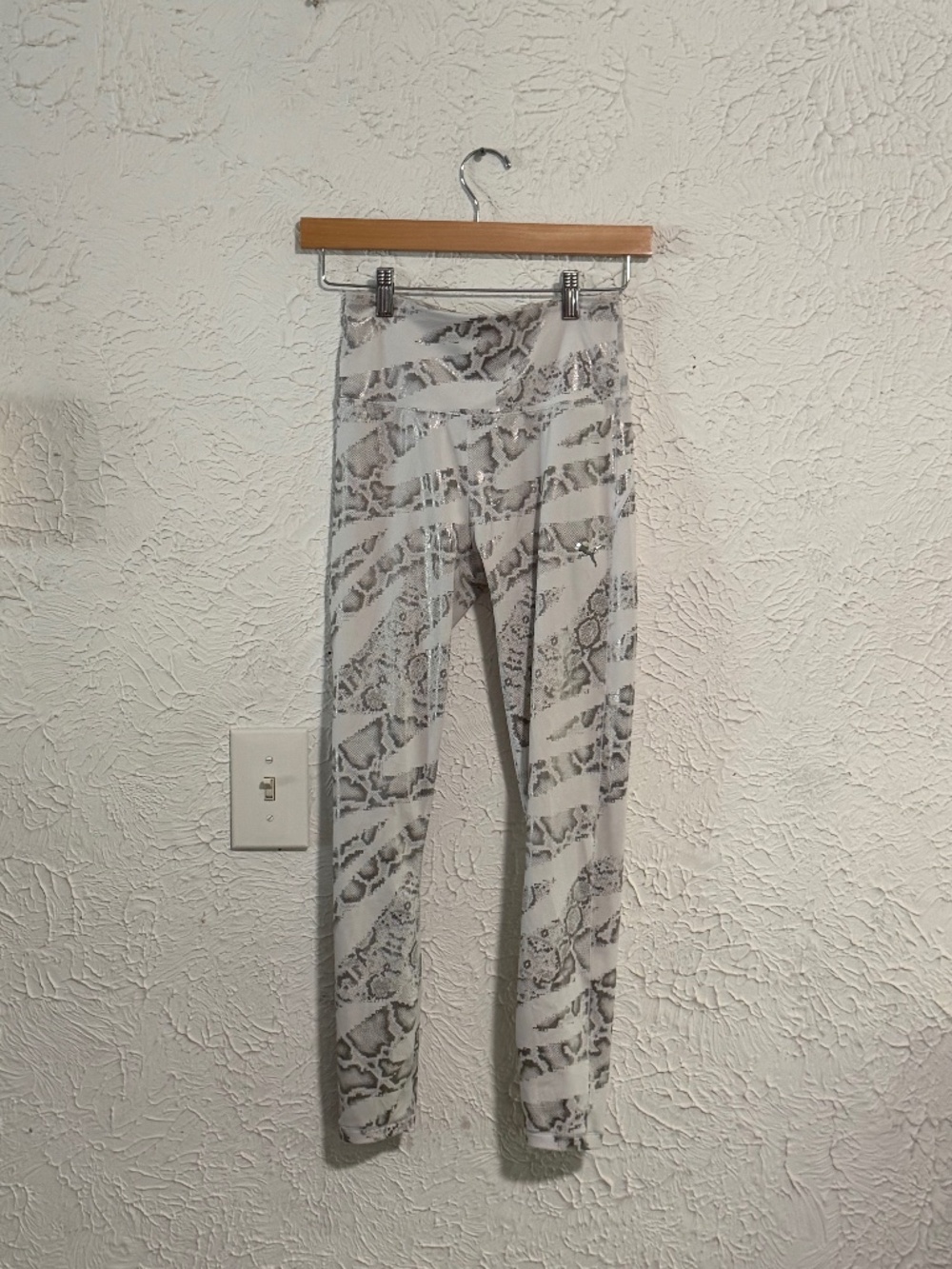 Puma Gray Snakeskin Print Mesh Detail Leggings Size XS